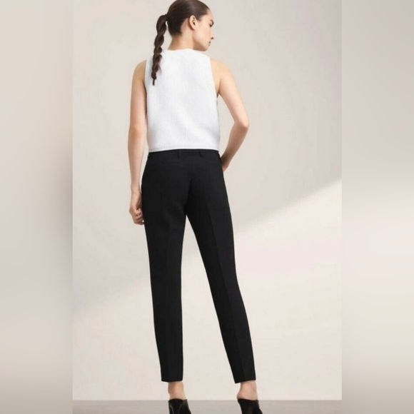 Aritzia Pants - Balaton bi stretch (Aritzia) classic black pants (size 8)